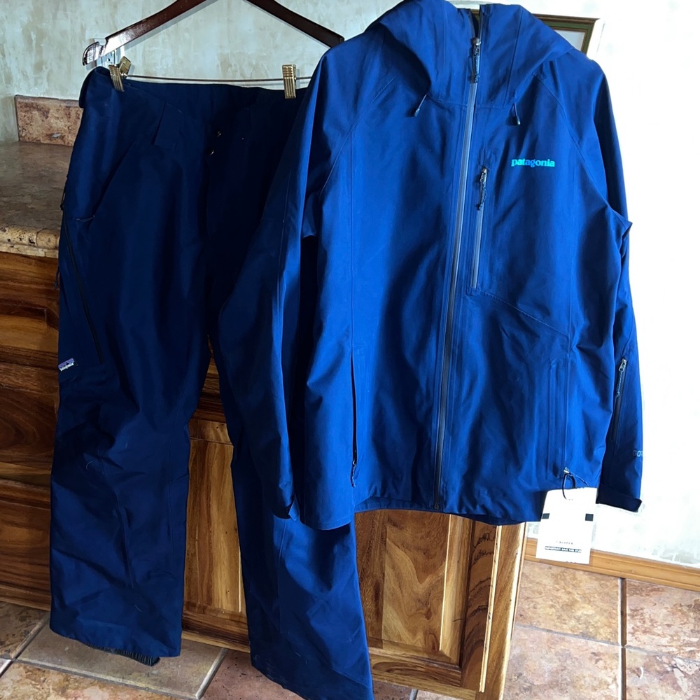 Patagonia Powder Bowl Set•Gore-Tex jacket & pants•size large•classic navy•womens